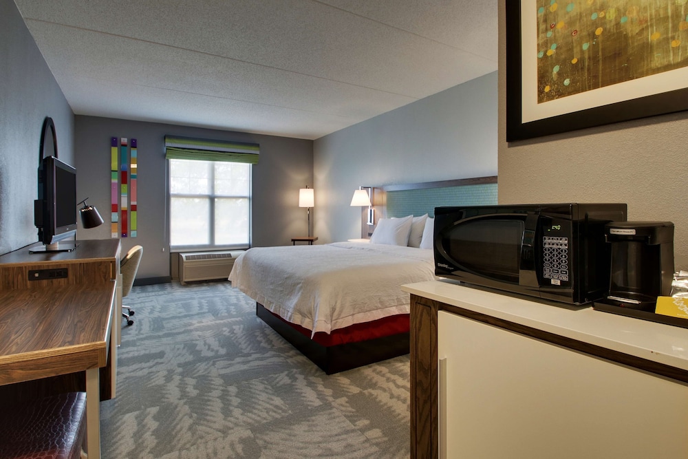 Hampton Inn & Suites Chicago Aurora - photo 8
