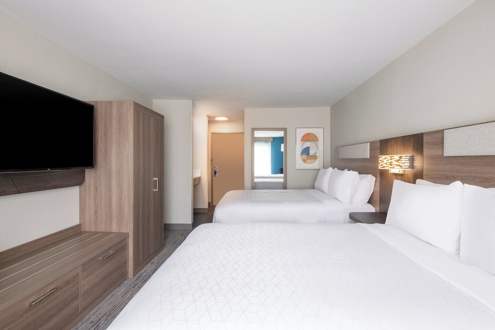 Holiday Inn Express & Suites Wilson I 95 By IHG - photo 17