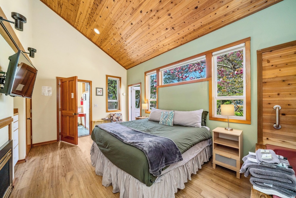 The Inn at Manzanita - photo 12