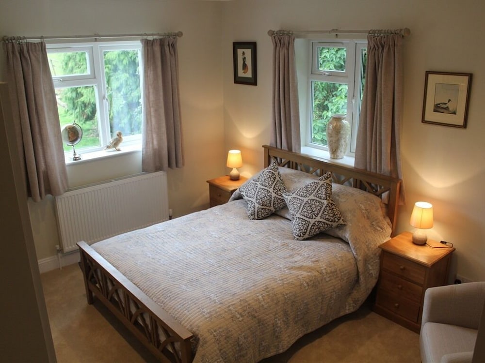 Sunny Nest - last minute hotel in Cheltenham