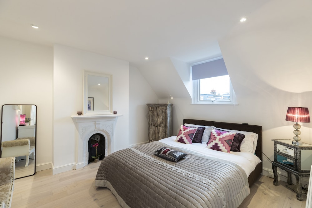 JOIVY Dazzling 2BR flat near by East Putney station London