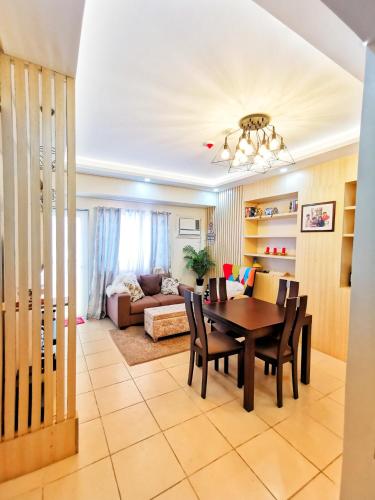 Cubao Manhattan Heights Unit 8BC Tower B 1 BR — 4-Star Luxury Hotel in Manila, Philippines