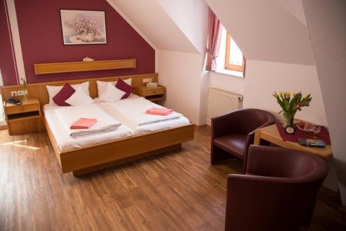 Hotel Garni Zum Hirschen — Iphofen — photo 2