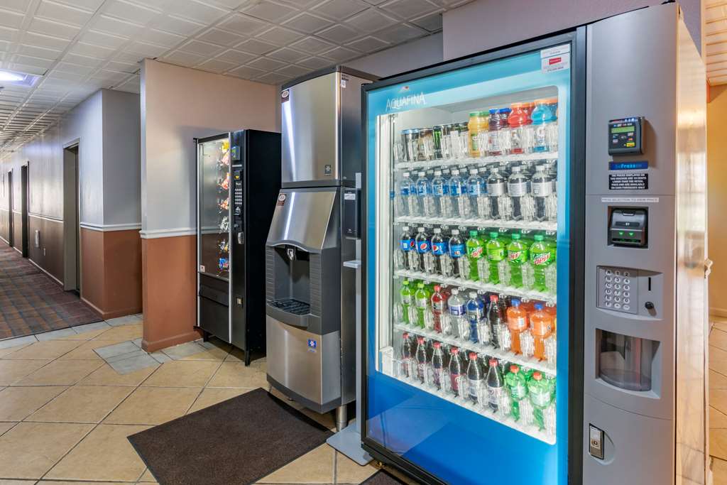Econo Lodge Inn & Suites Granite City St. Louis - photo 27