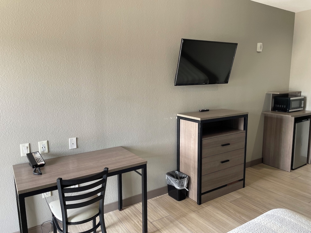 Express Inn Richey - photo 18