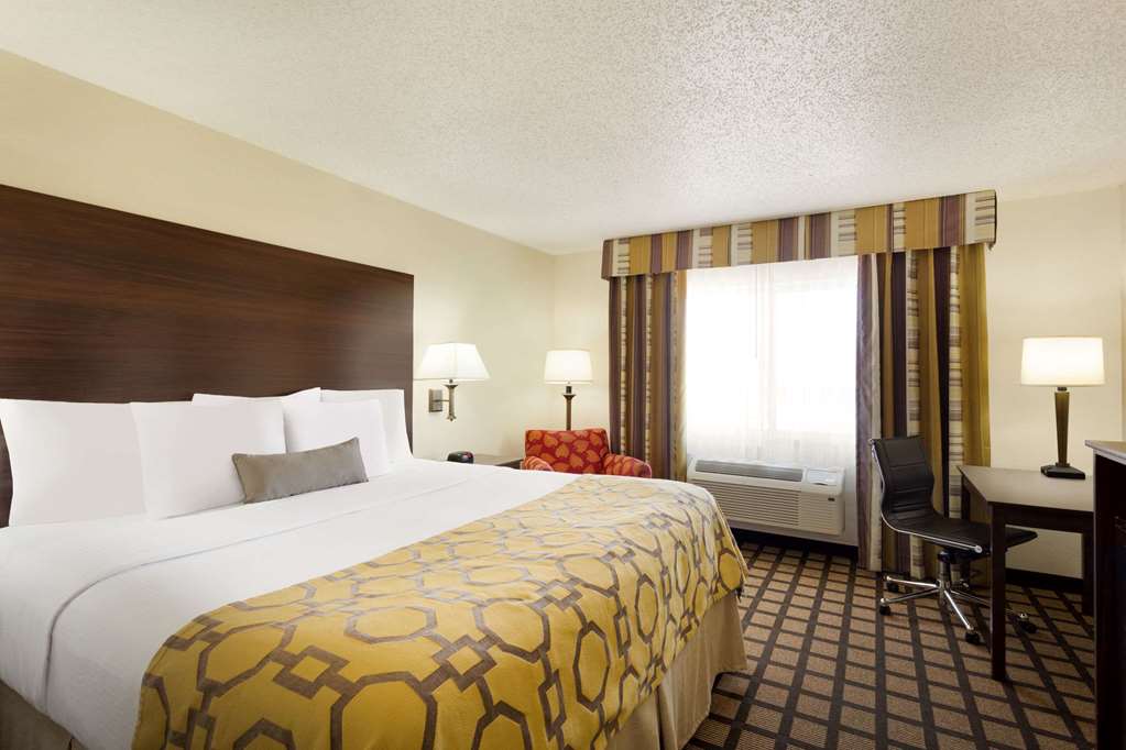 Baymont by Wyndham Salina - photo 10
