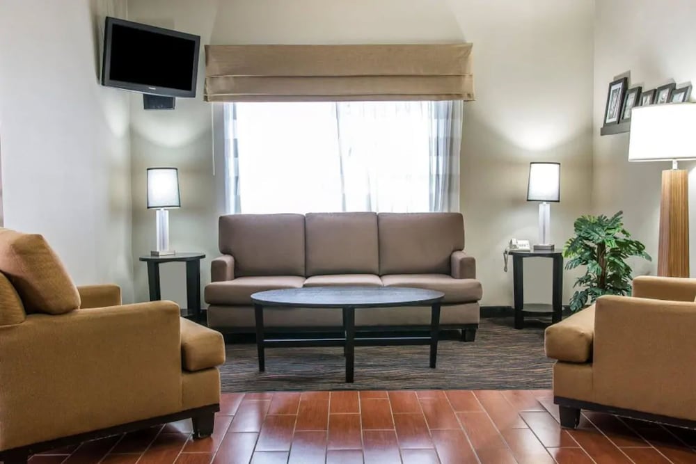 Baymont by Wyndham Flat Rock - photo 3