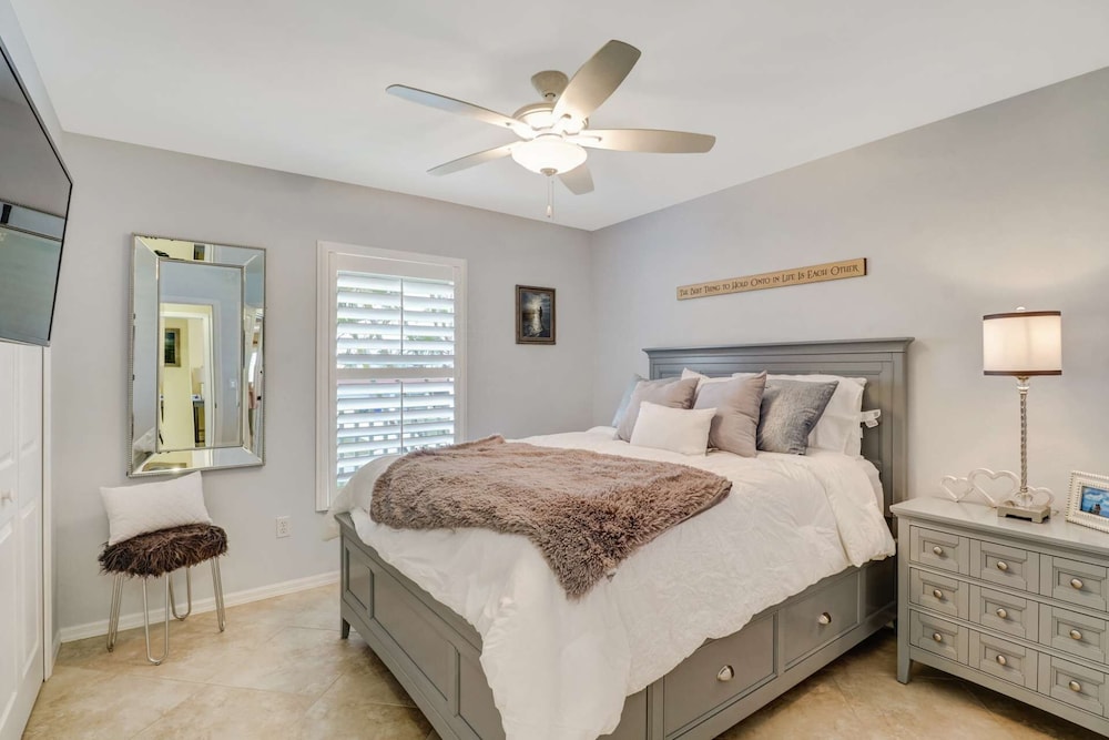 4865 Regal Dr - photo 4