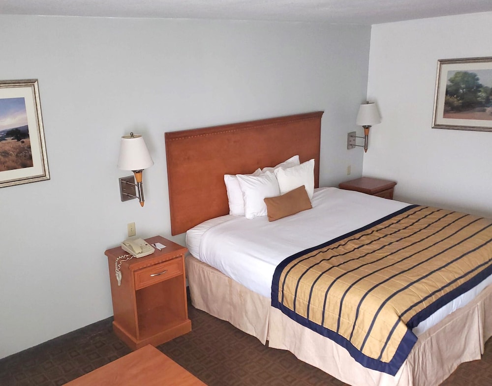 Coratel Inn & Suites by Jasper New Braunfels IH 35 EXT 189 - photo 22