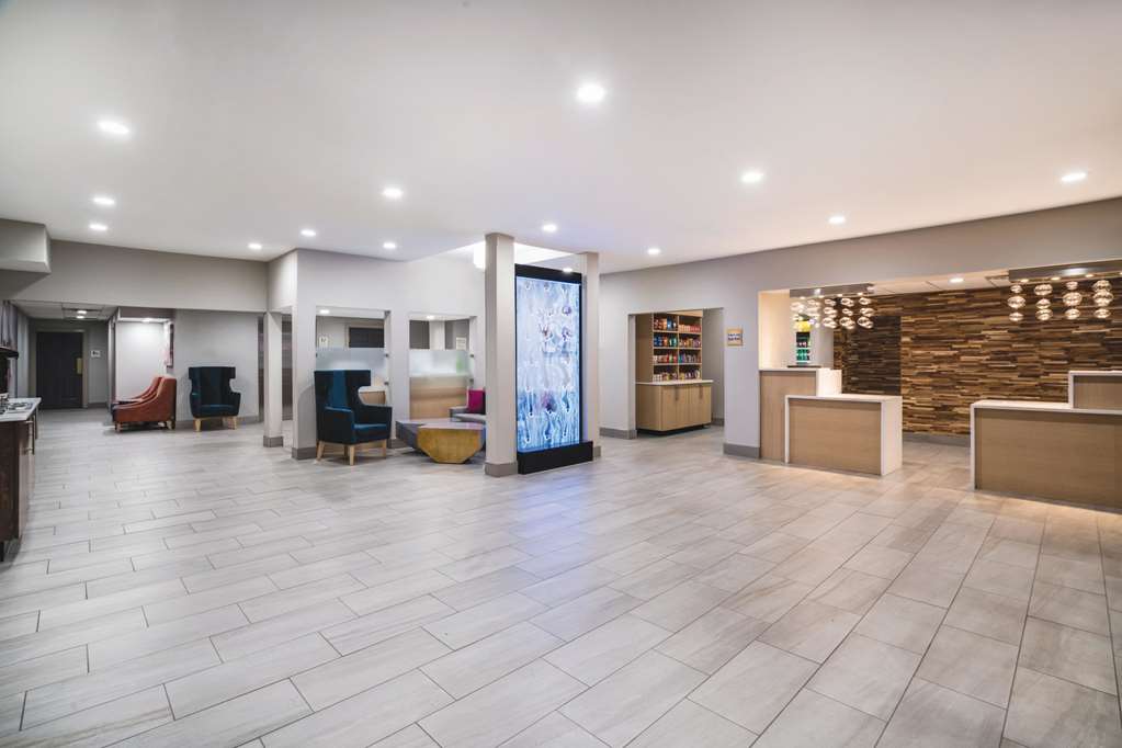 La Quinta Inn & Suites by Wyndham Chattanooga North Hixson - photo 3