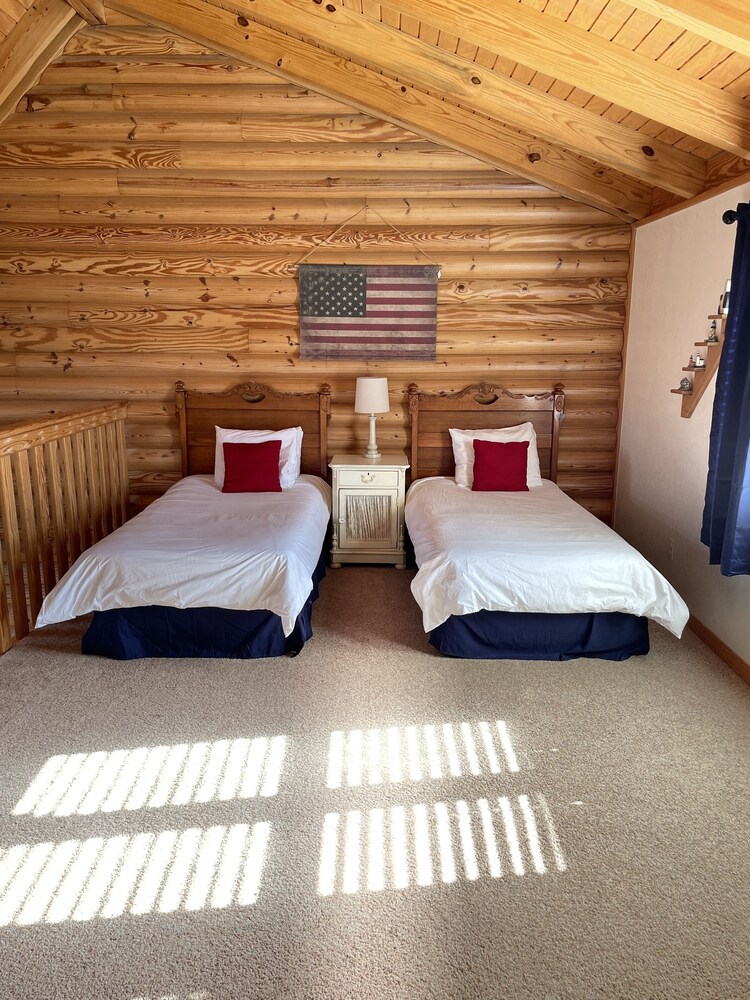 Crown Point Resort - photo 8