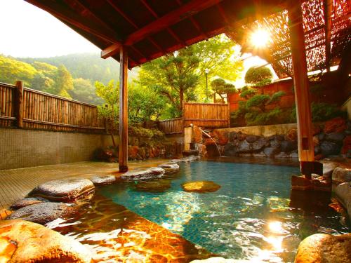 Sakaya Ryokan Yoshina Onsen — 4-Star Luxury Hotel in Izu, Japan