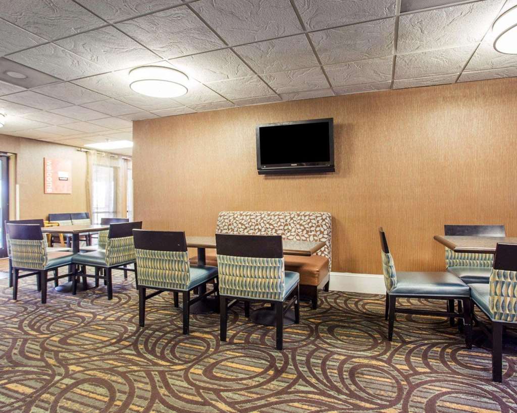 Comfort Inn & Suites at Stone Mountain - photo 34