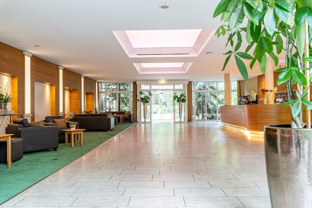 Waldhotel Tannenhäuschen — Wesel — photo 3