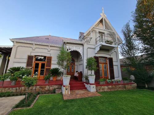 Hill Manor Room 2 Self catering unit — 4-Star Luxury Hotel in Potchefstroom, South Africa