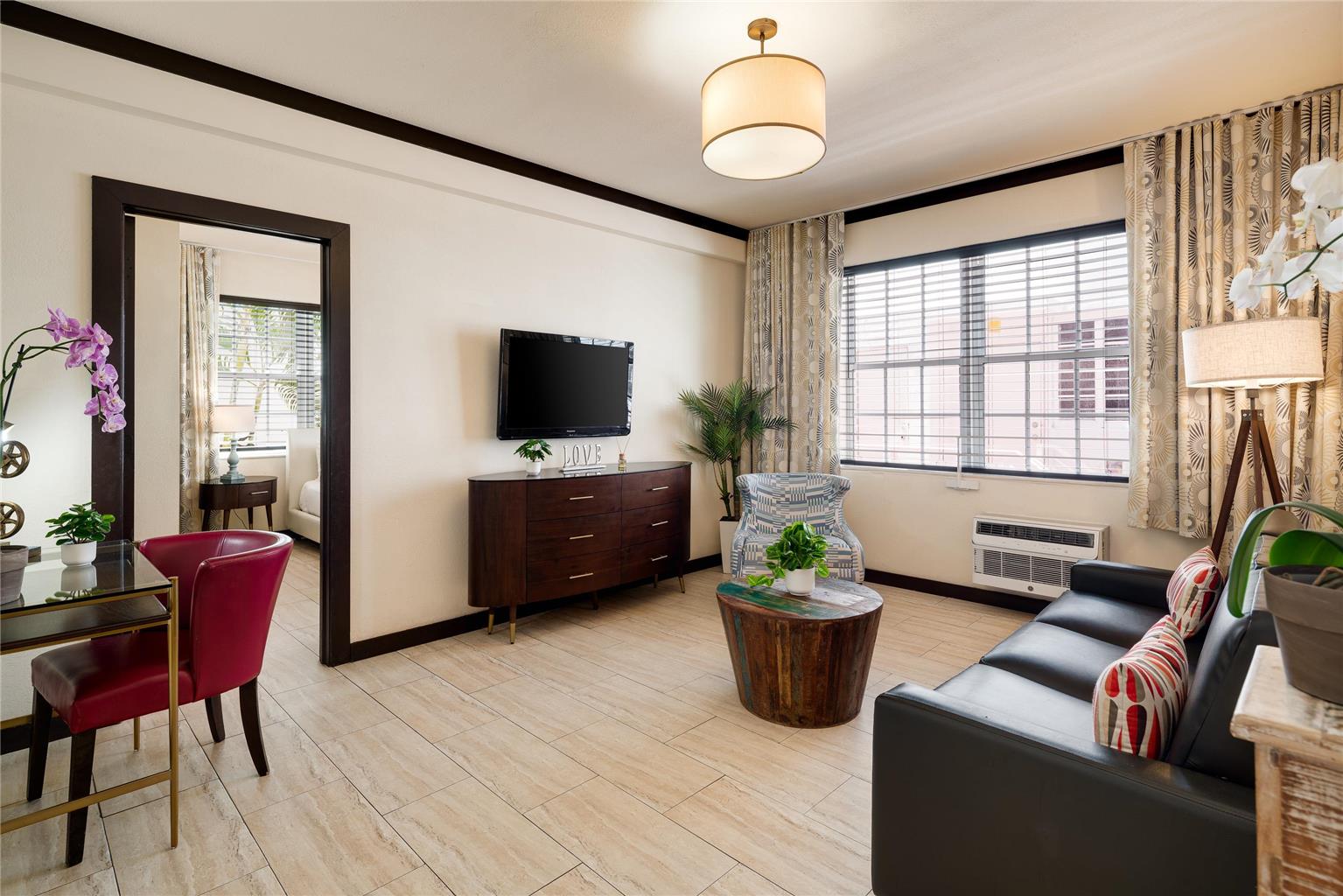 Tradewinds Apartment Hotel - photo 20