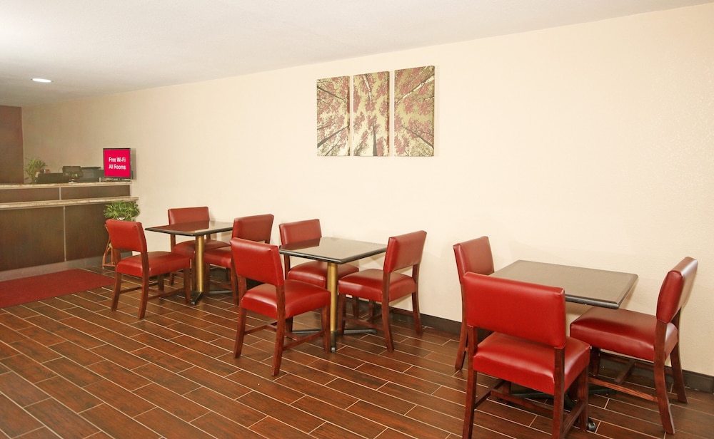 Red Roof Inn Hillsville - photo 4