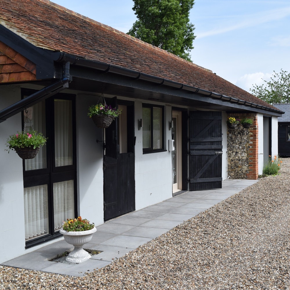 Sandhurst Farm Forge — 4-Star Luxury Hotel in Sittingbourne, United Kingdom