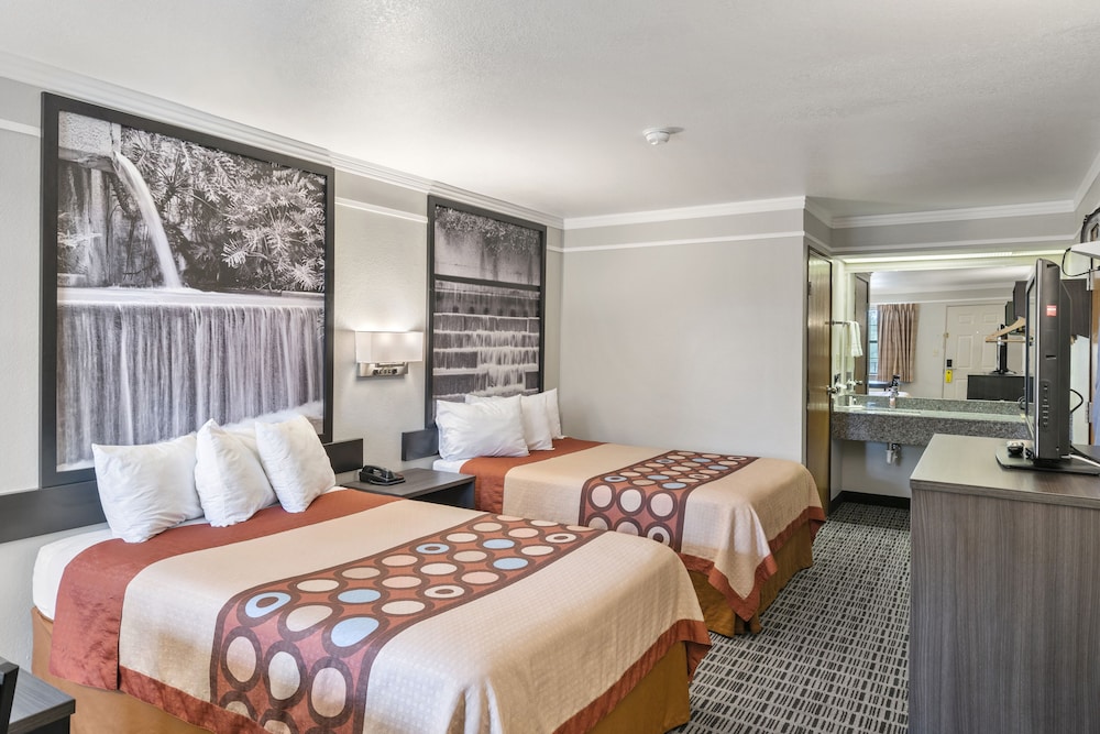 Super 8 by Wyndham Mount Vernon - photo 15