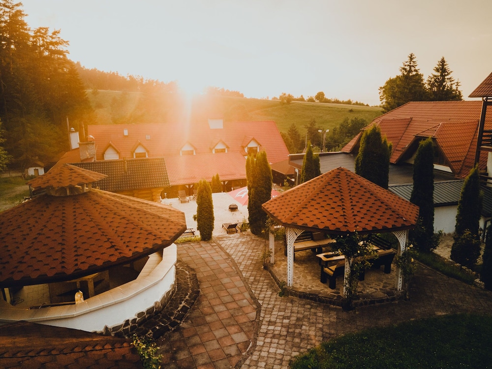 QResort and Spa — hotel in Sacele