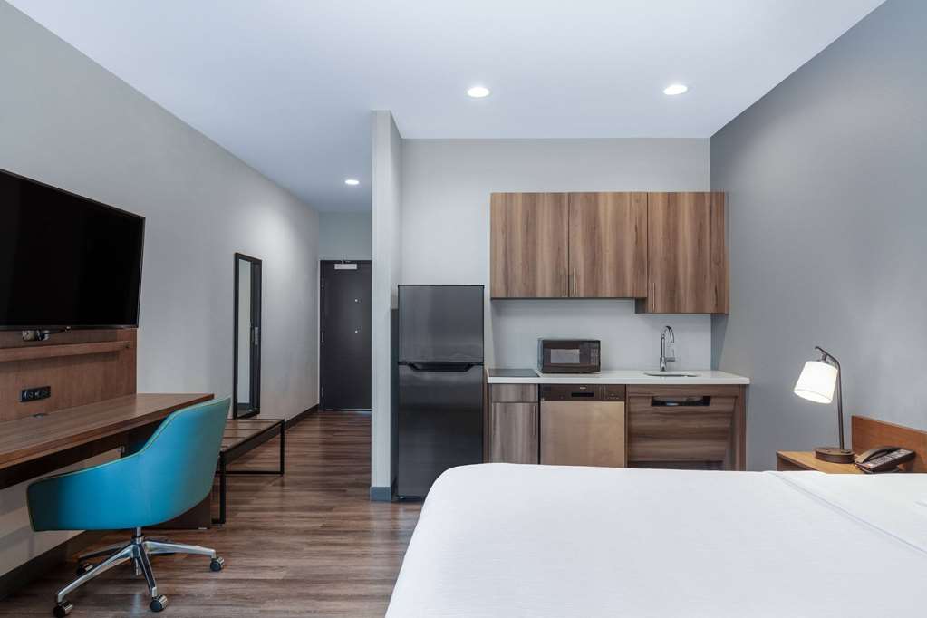 La Quinta Inn & Suites by Wyndham Centralia - photo 42