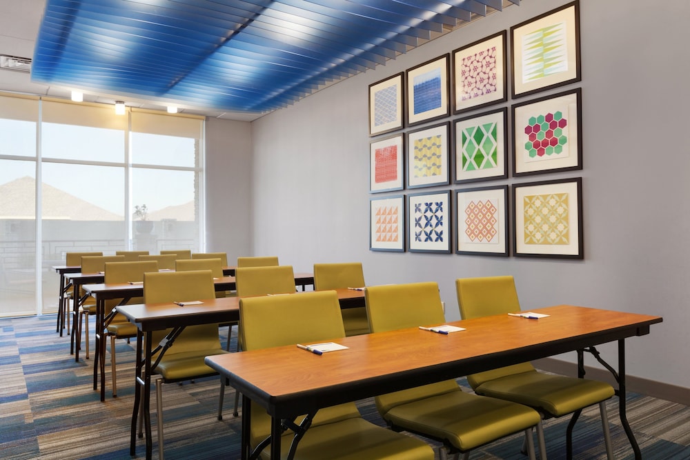 Holiday Inn Express & Suites Edinburg McAllen Area by IHG - photo 29