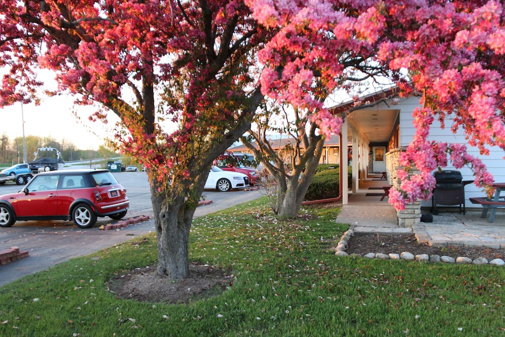 Wisconsin Aire Motel By OYO Random Lake - photo 26
