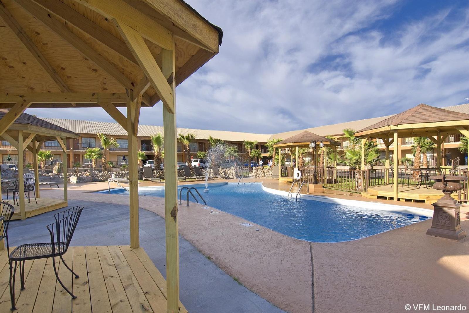 Best Western Swiss Clock Inn - photo 2