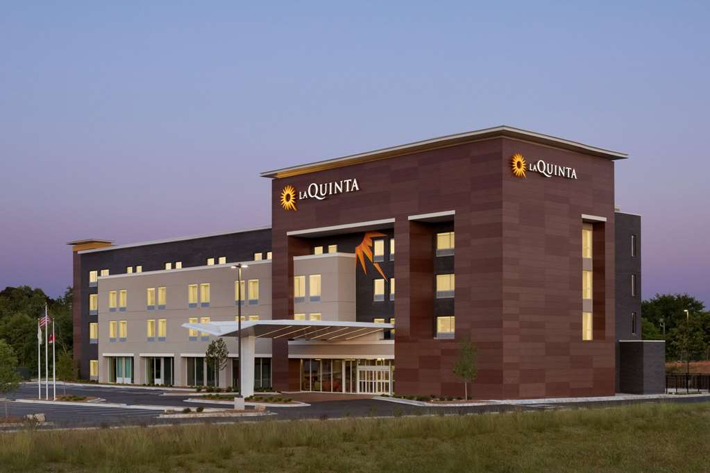 La Quinta Inn & Suites by Wyndham Braselton - photo 4