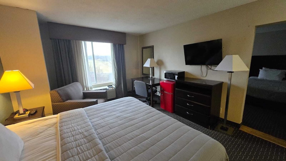 Copley Inn & Suites By OYO Akron OH - photo 9