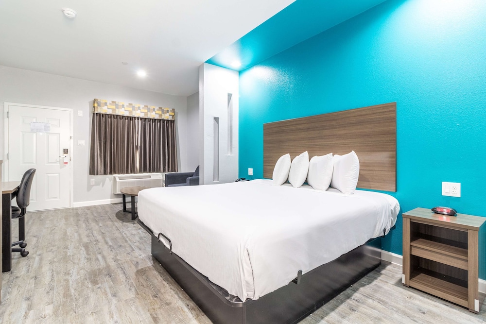 Americas Best Value Inn and Suites Kingwood IAH Airport - photo 8