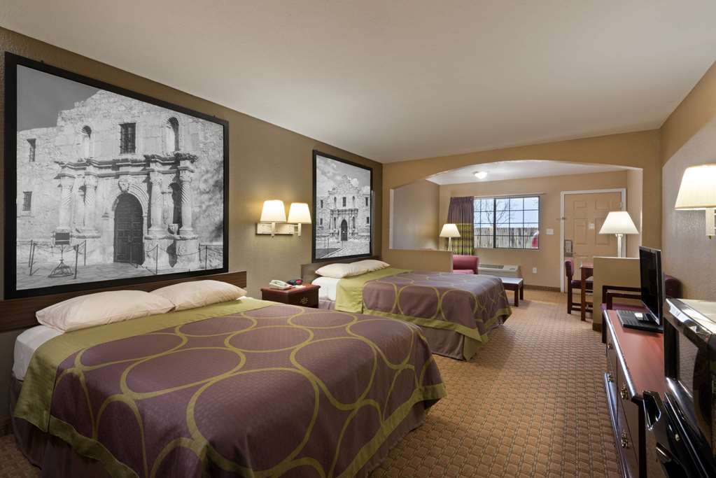 Super 8 by Wyndham San Antonio Riverwalk Area - photo 13