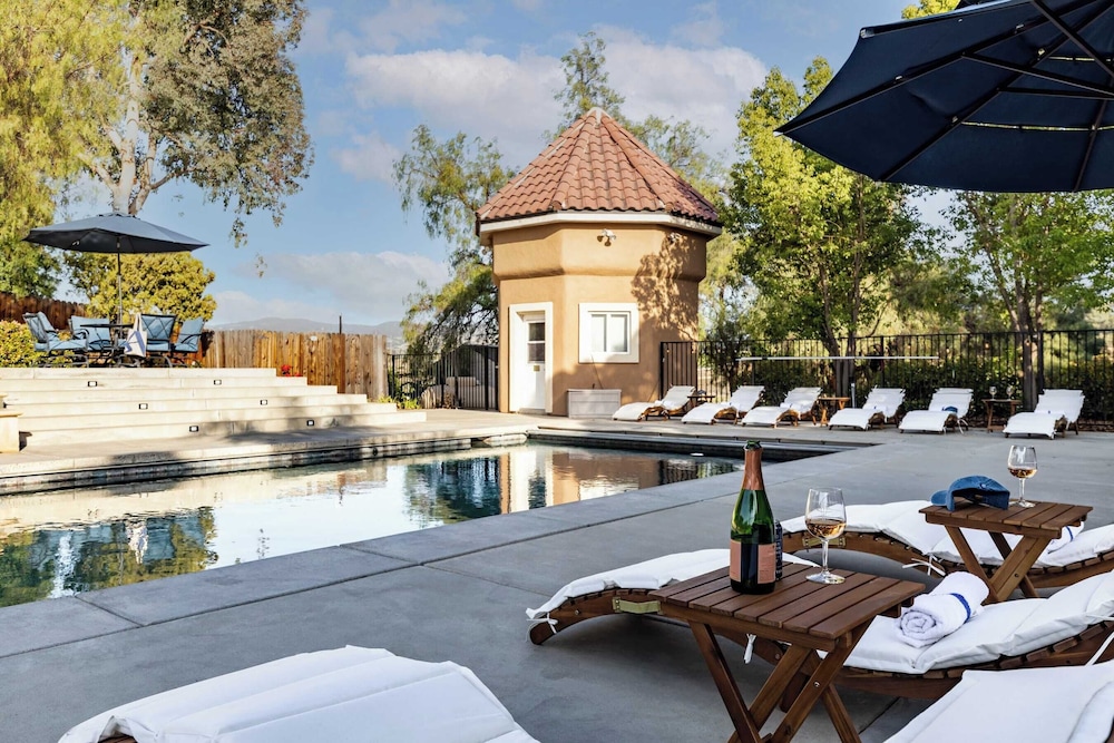 Sleeps 20 Vineyard Estate w Resort Pool Spa Game Room Wilson Creek Manor by AvantStay - photo 45