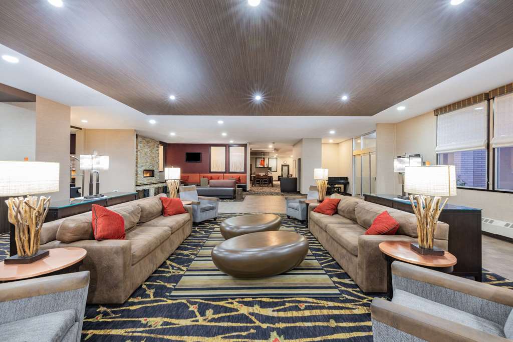 Ramada by Wyndham Grand Forks - photo 8