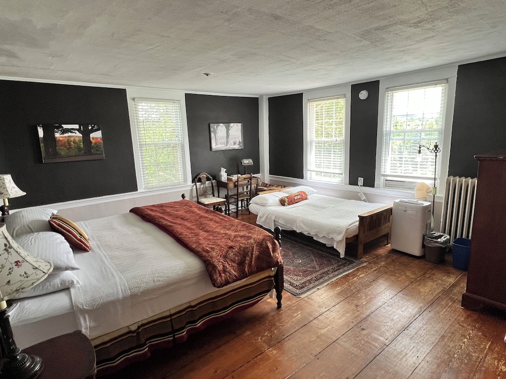 Colonel Williams Inn — hotel in Brattleboro