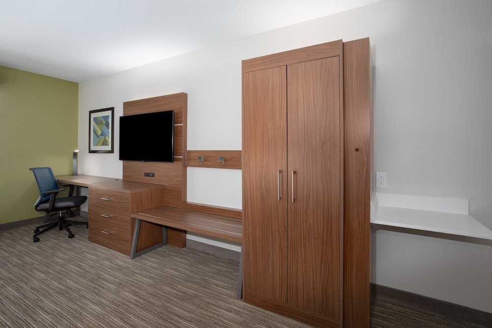 Holiday Inn Express Yreka Shasta Area by IHG - photo 11