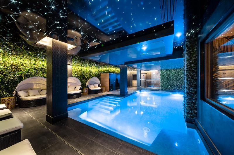 Voco Strasbourg Centre The Garden — 4-Star Luxury Hotel in Strasbourg, France