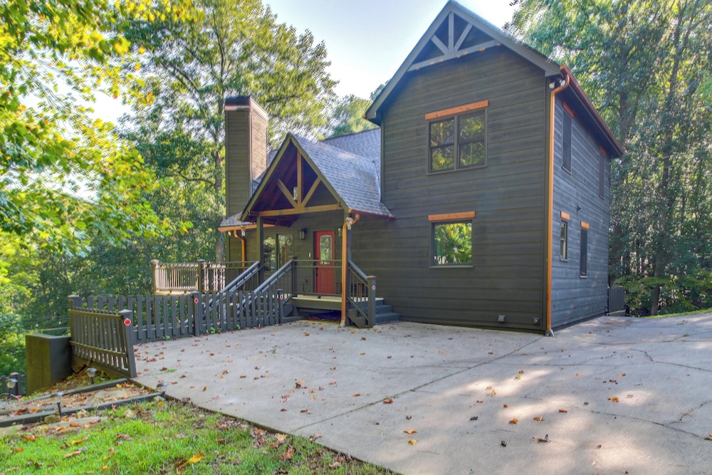 Spacious Ellijay Resort Home w Hot Tub - photo 26