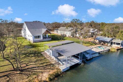 The Woodland Escape with Concierge Services New Listing — 4-Star Luxury Hotel in Granite Shoals, United States