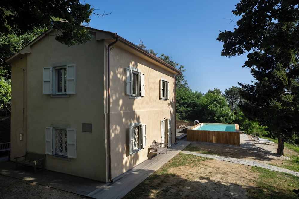 Casa Sul Serra — 4-Star Luxury Hotel in Calci, Italy