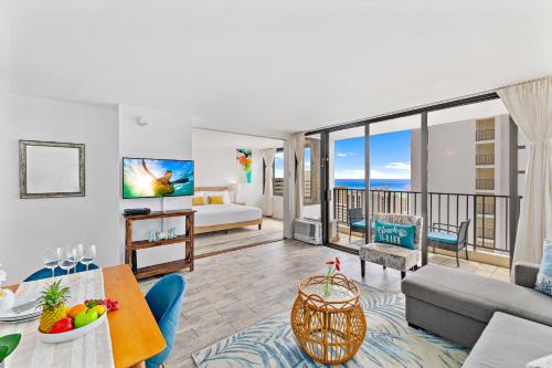 1BR with Great Ocean Views 1 Block to Waikiki Beach — 4-Star Luxury Hotel in Honolulu, United States