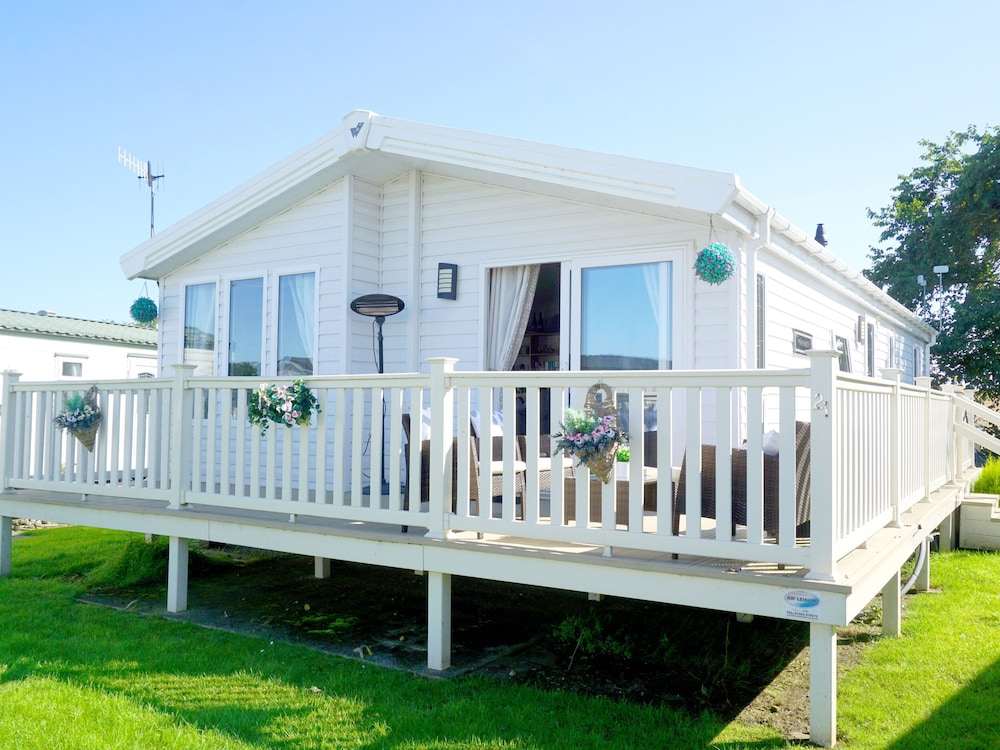 Meadow Lodge — 4-Star Luxury Hotel in Scarborough, United Kingdom