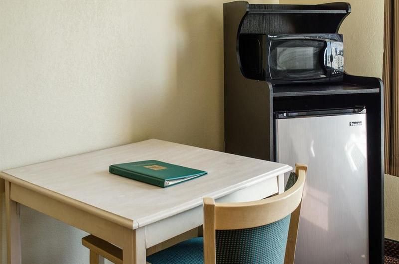 Quality Inn Merriam Kansas City - photo 2