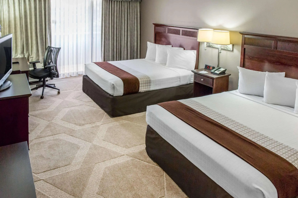 Clarion Hotel Orlando International Airport - photo 5