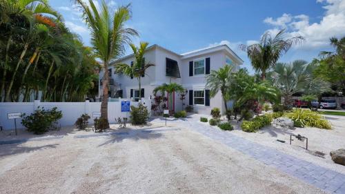 Canal Lower Gorgeous 3 bed 3 bath near SK Village - photo 14