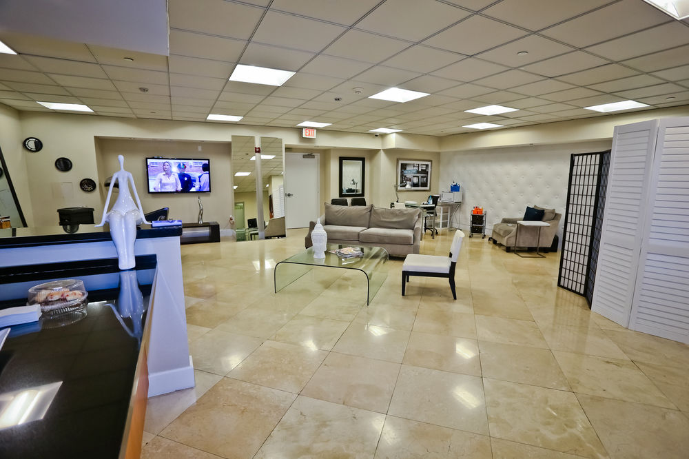 One Broadway Luxury Suites Downtown - photo 34