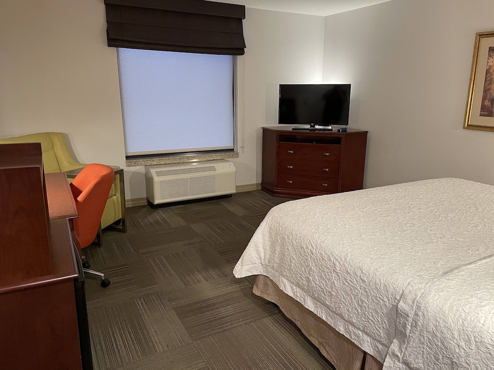 Hampton Inn & Suites Rifle - photo 27