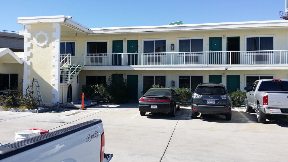Desert Mirage Inn & Suites - photo 13
