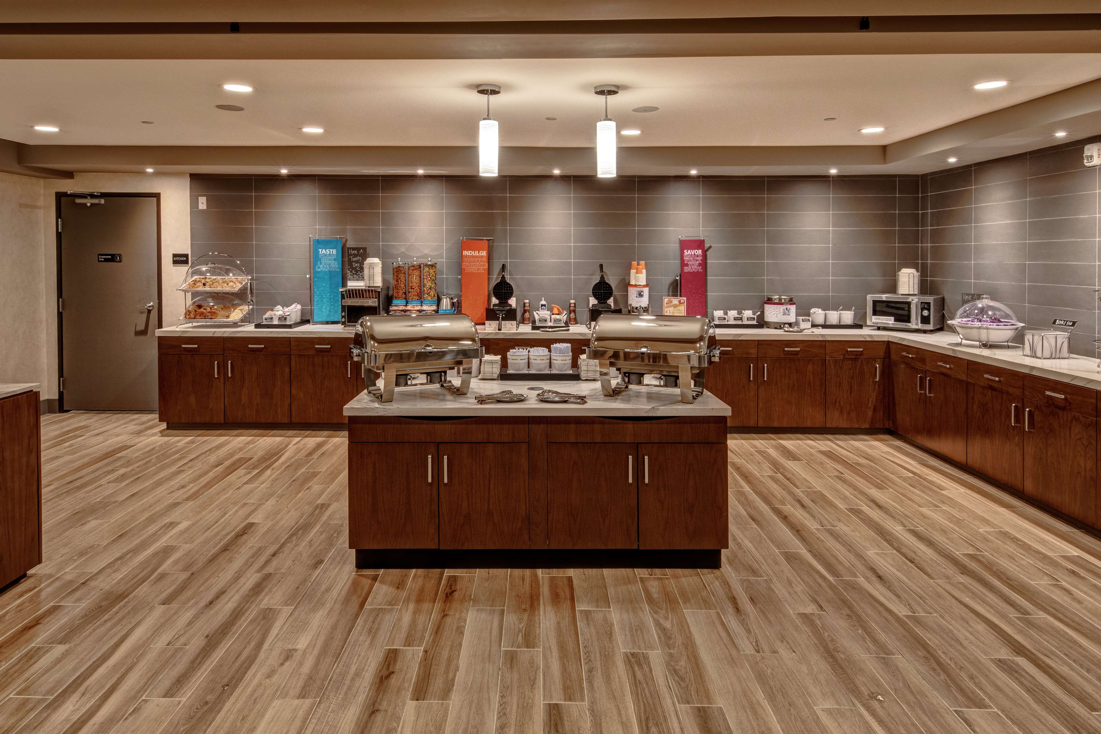 Hampton Inn Vallejo - photo 17
