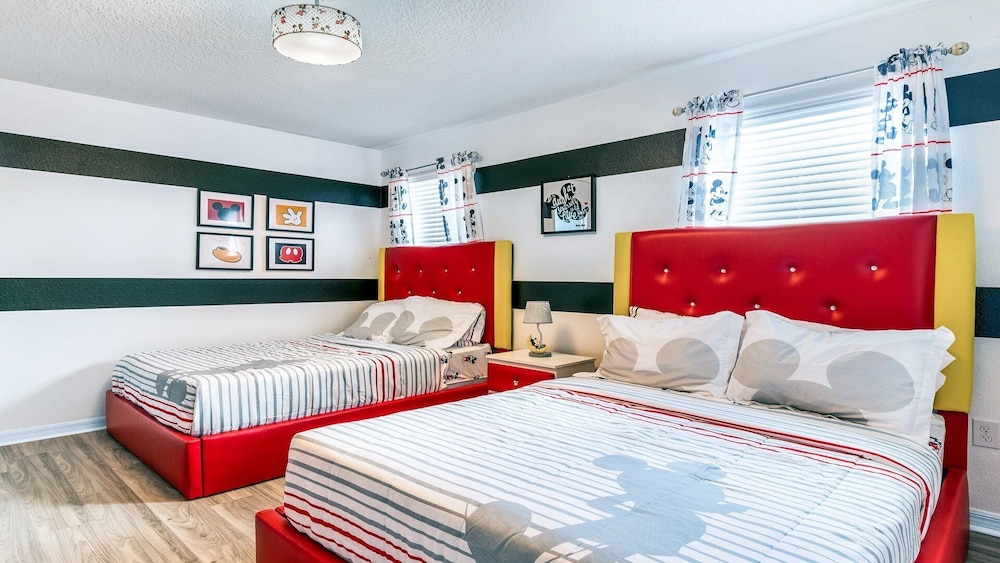 Family friendly Oasis With Game Room & Pool - photo 14